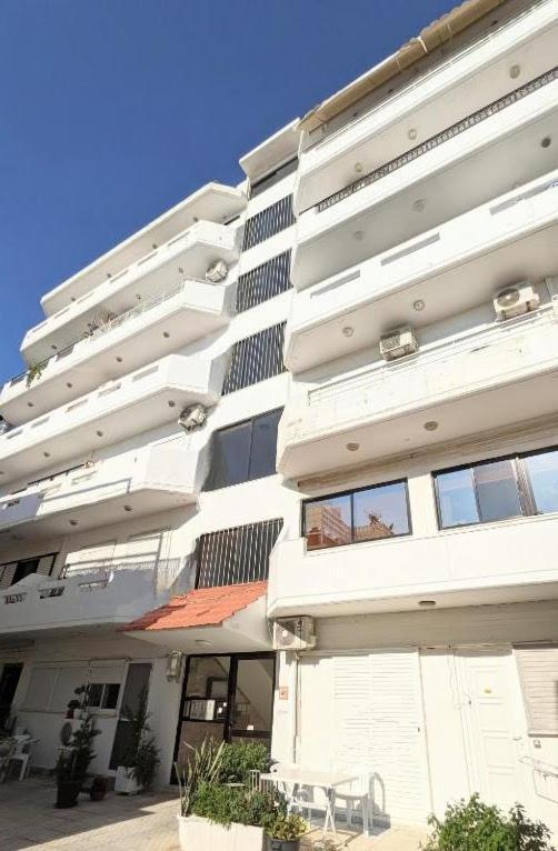 Pixel Palace Apartment *